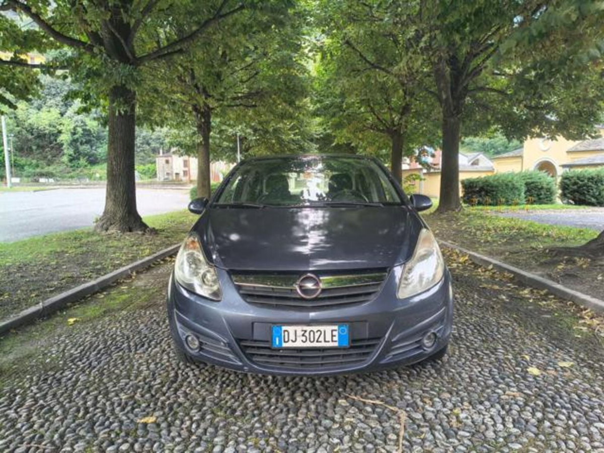 Opel Corsa 1.2 5 porte Club