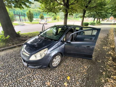 Opel Corsa 1.2 5 porte Club (10)