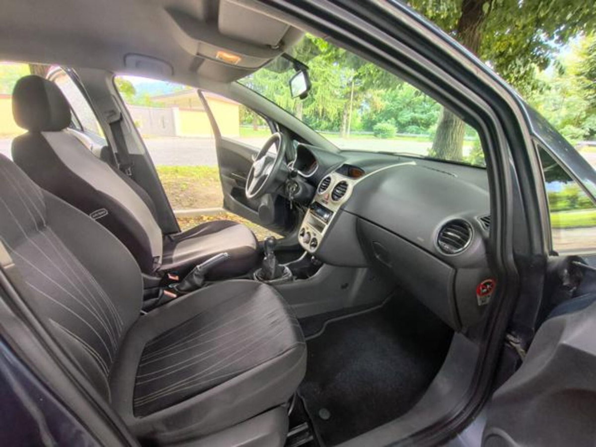 Opel Corsa 1.2 5 porte Club (13)