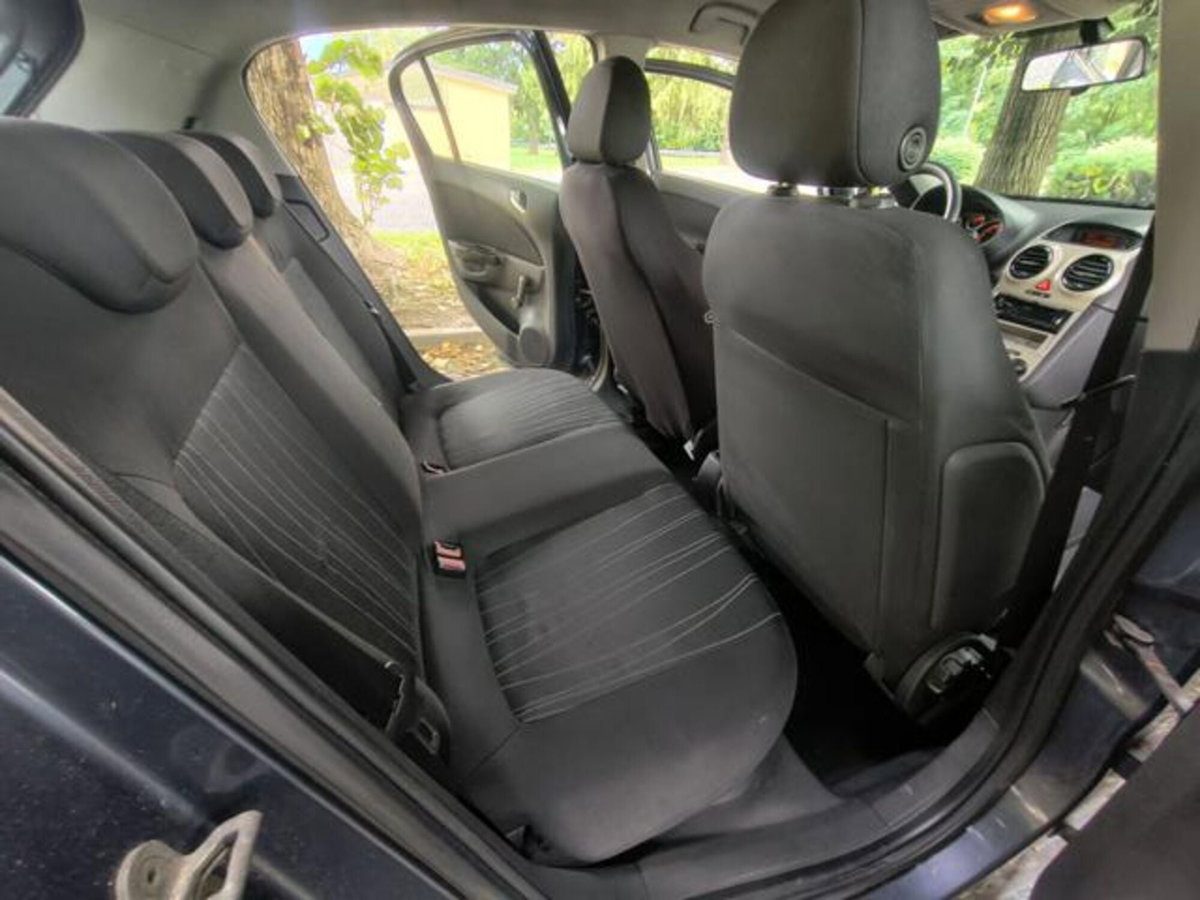 Opel Corsa 1.2 5 porte Club (14)