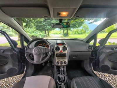 Opel Corsa 1.2 5 porte Club (19)