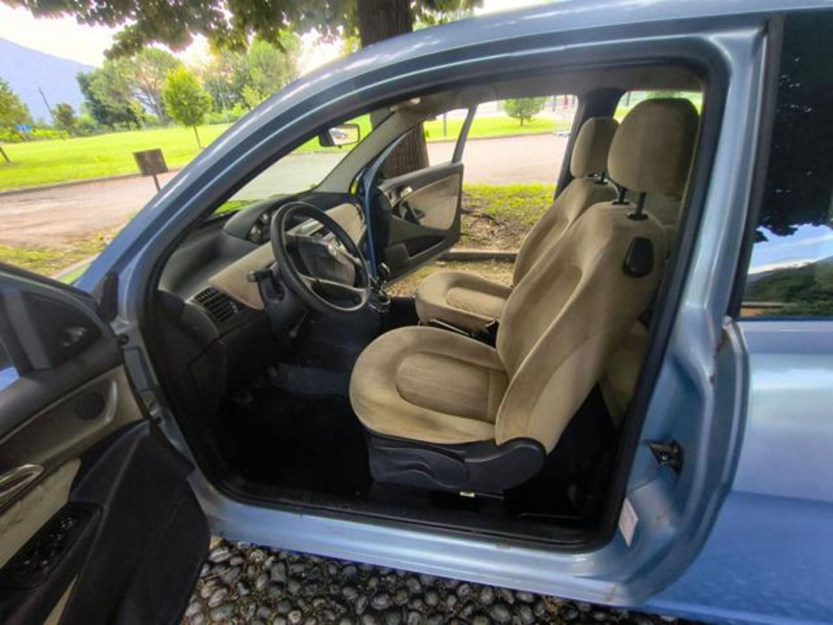 Lancia Ypsilon 1.2 (8)