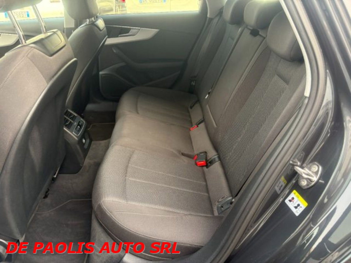 Audi A4 Avant 35 TDI/163 CV S tronic Business Advanced (8)