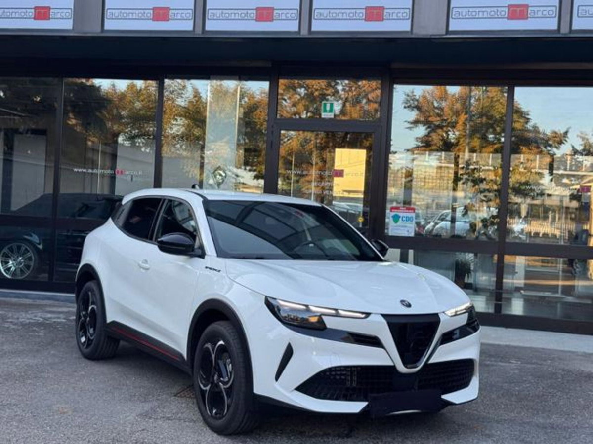 Alfa Romeo Junior 1.2 ibrida Sport Speciale 145cv edct6