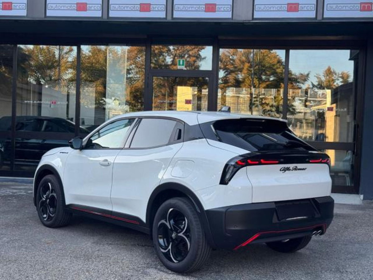 Alfa Romeo Junior 1.2 ibrida Sport Speciale 145cv edct6 (4)