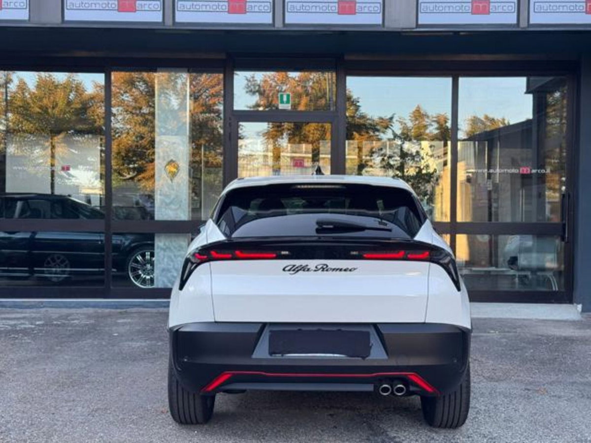 Alfa Romeo Junior 1.2 ibrida Sport Speciale 145cv edct6 (5)