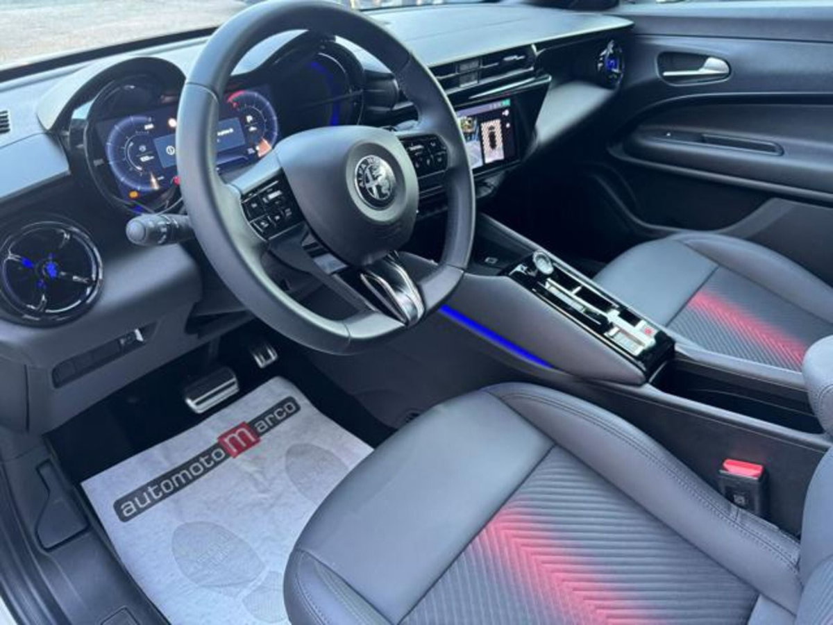 Alfa Romeo Junior 1.2 ibrida Sport Speciale 145cv edct6 (7)