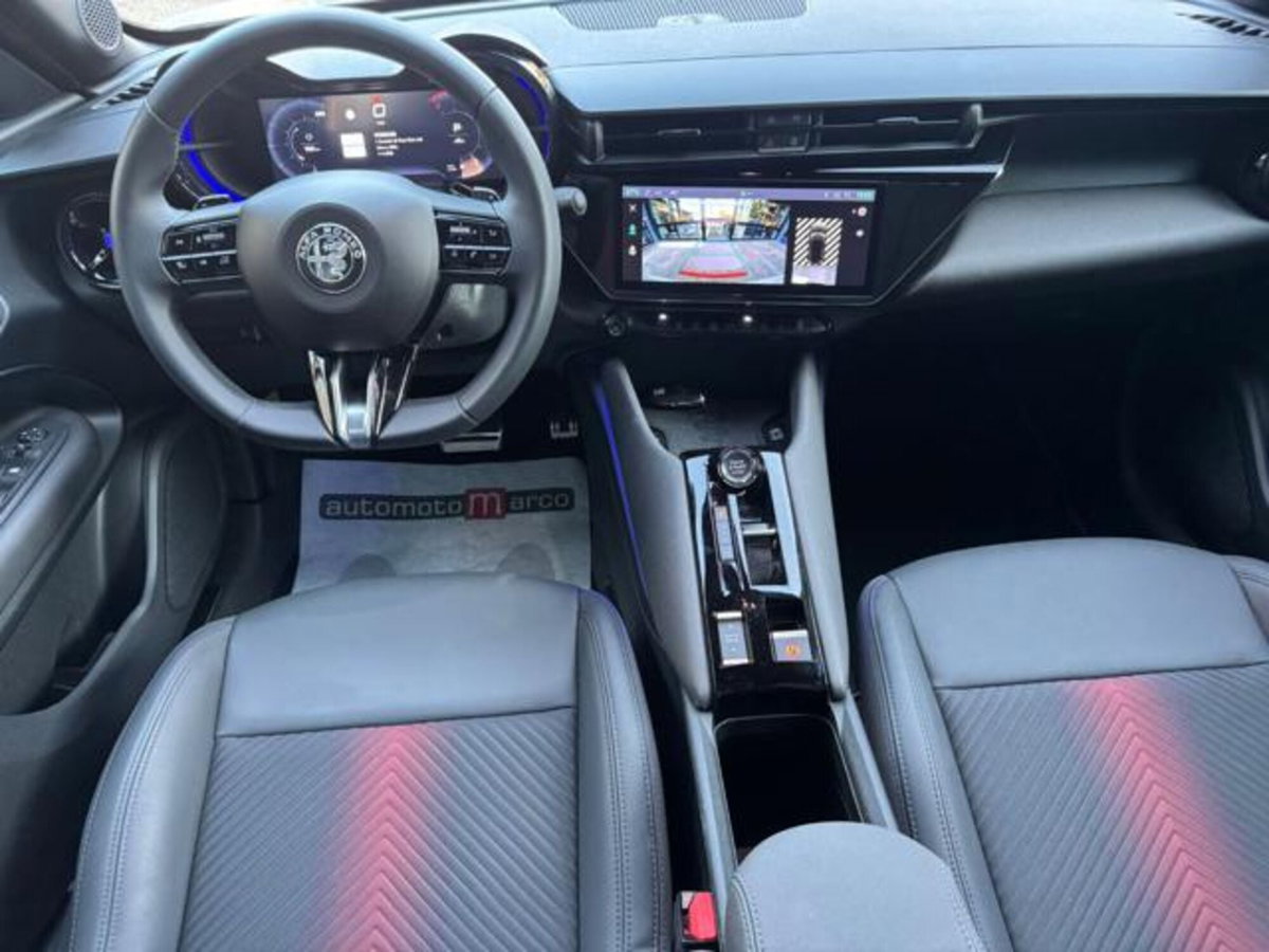 Alfa Romeo Junior 1.2 ibrida Sport Speciale 145cv edct6 (8)