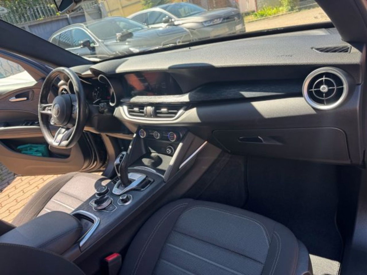 Alfa Romeo Stelvio Stelvio 2.2 Turbodiesel 160 CV AT8 RWD Rosso Edizione (12)