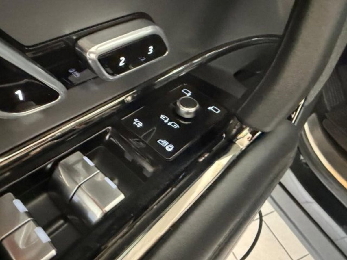 Land Rover Range Rover Sport 3.0D l6 249 CV HSE Dynamic Stealth (20)