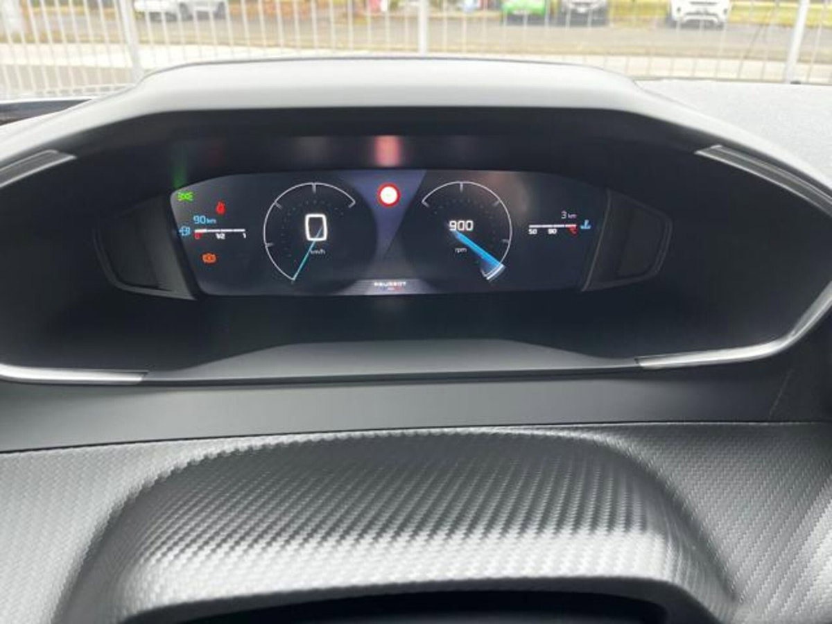 Peugeot 2008 PureTech 100 S&S Allure (5)