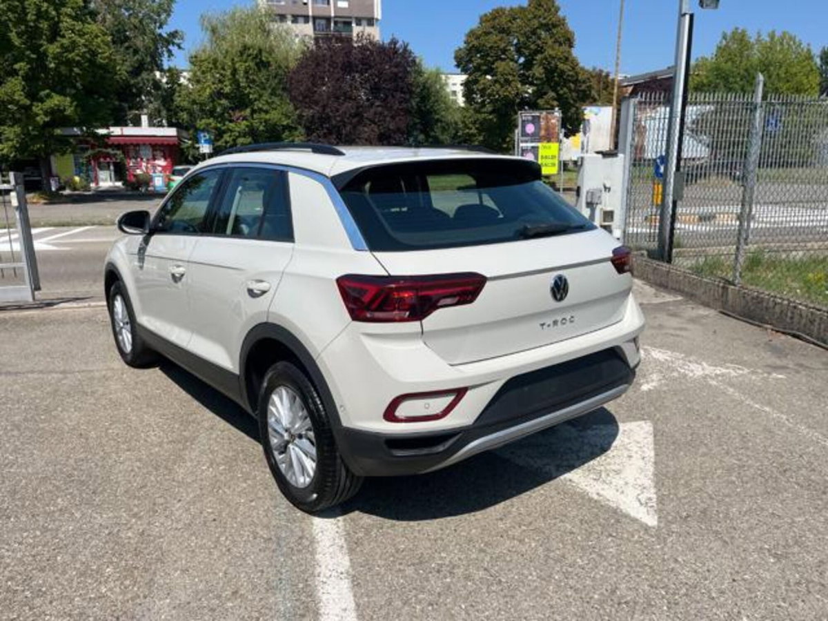 Volkswagen T-Roc 1.0 TSI Life (5)