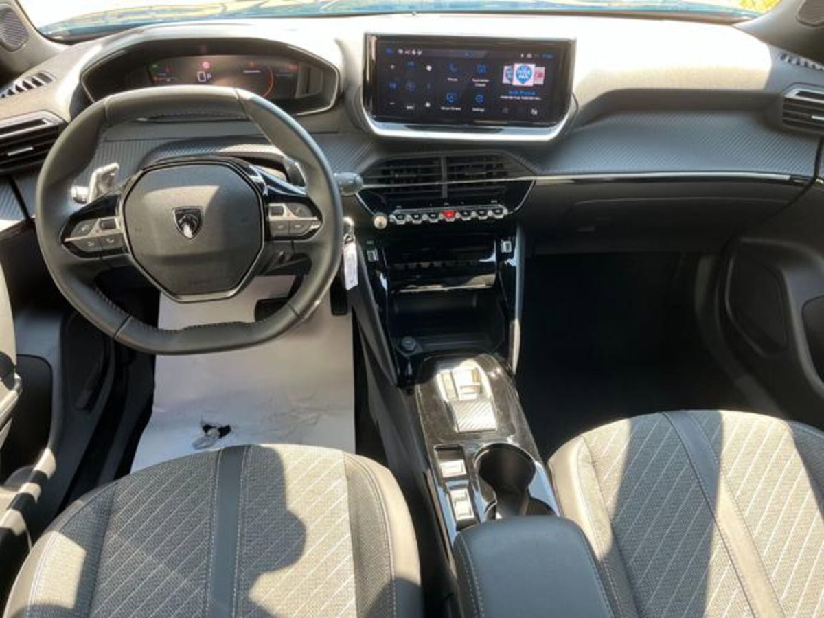 Peugeot 2008 1.2 hybrid Allure 145cv e-dcs6 (11)