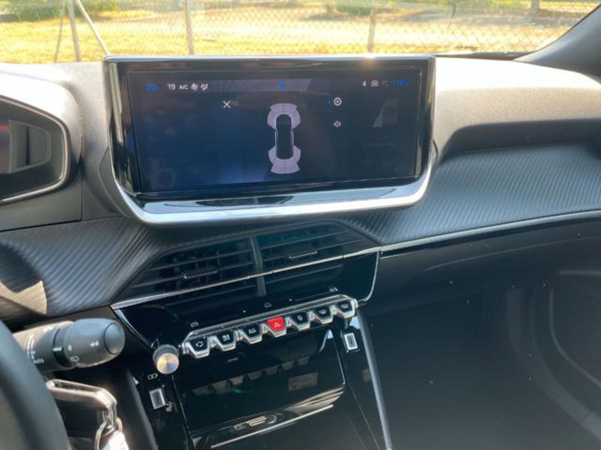 Peugeot 2008 1.2 hybrid Allure 145cv e-dcs6 (6)