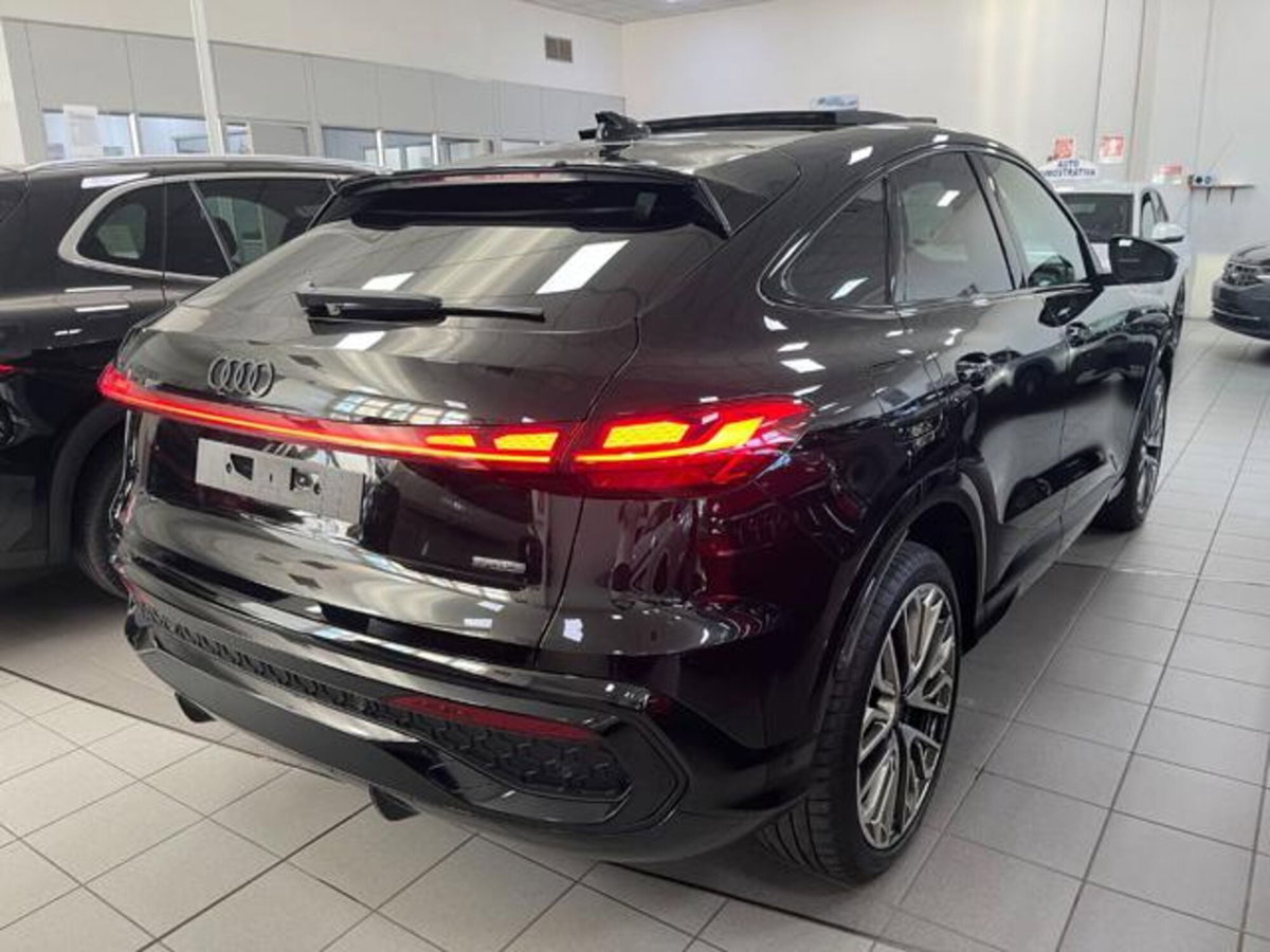 Audi Q5 Sportback 2.0 tdi mhev+ S line quattro 204cv s-tronic (3)