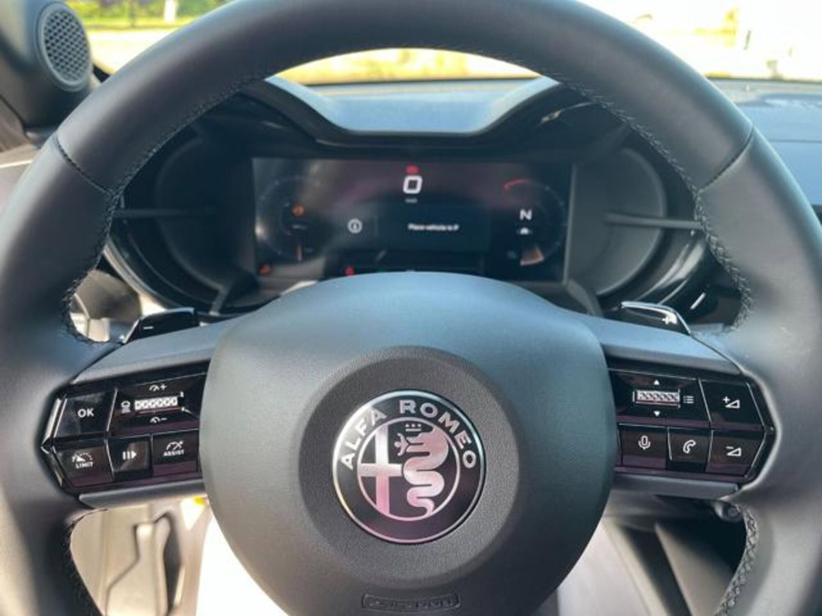 Alfa Romeo Junior 1.2 ibrida Speciale 145cv edct6 (10)