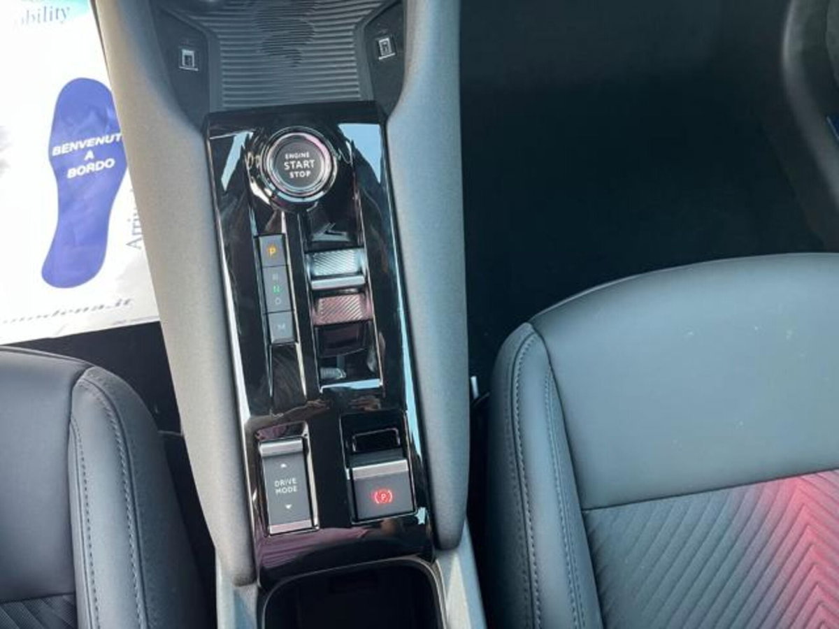 Alfa Romeo Junior 1.2 ibrida Speciale 145cv edct6 (11)
