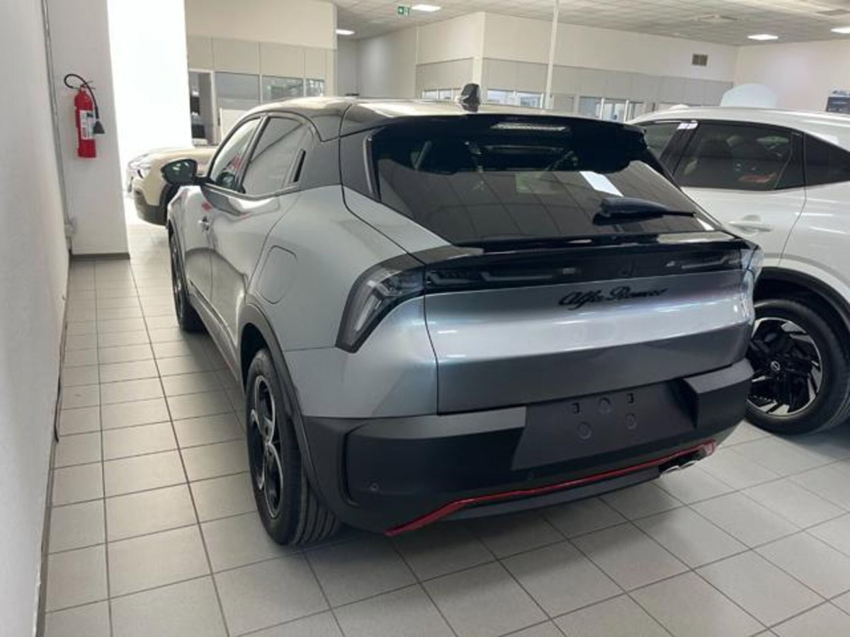 Alfa Romeo Junior 1.2 ibrida Speciale 145cv edct6 (5)