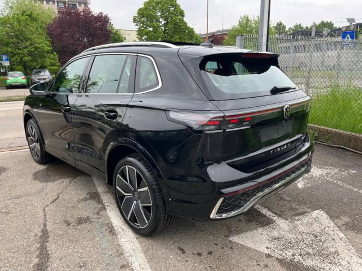Volkswagen Tiguan 2.0 tdi R-Line 4motion 193cv dsg (4)