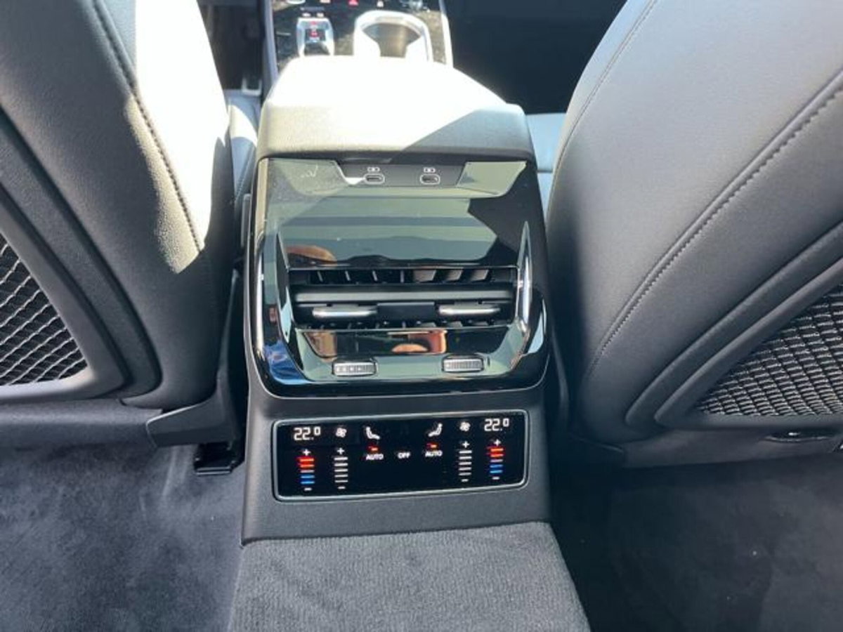 Audi A6 Avant 40 2.0 TDI S tronic Business Plus (16)