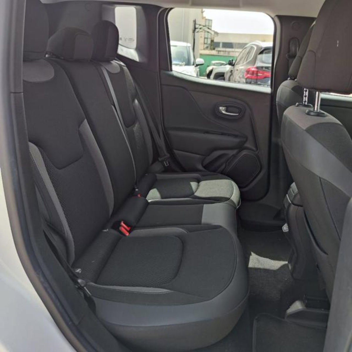 Jeep Renegade 1.6 Mjt 130 CV Limited (16)