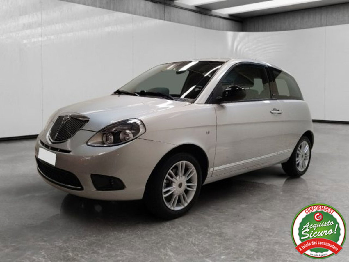 Lancia Ypsilon 1.2 69 CV Unyca