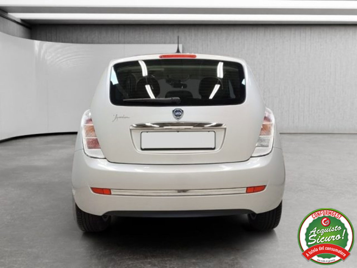 Lancia Ypsilon 1.2 69 CV Unyca (5)