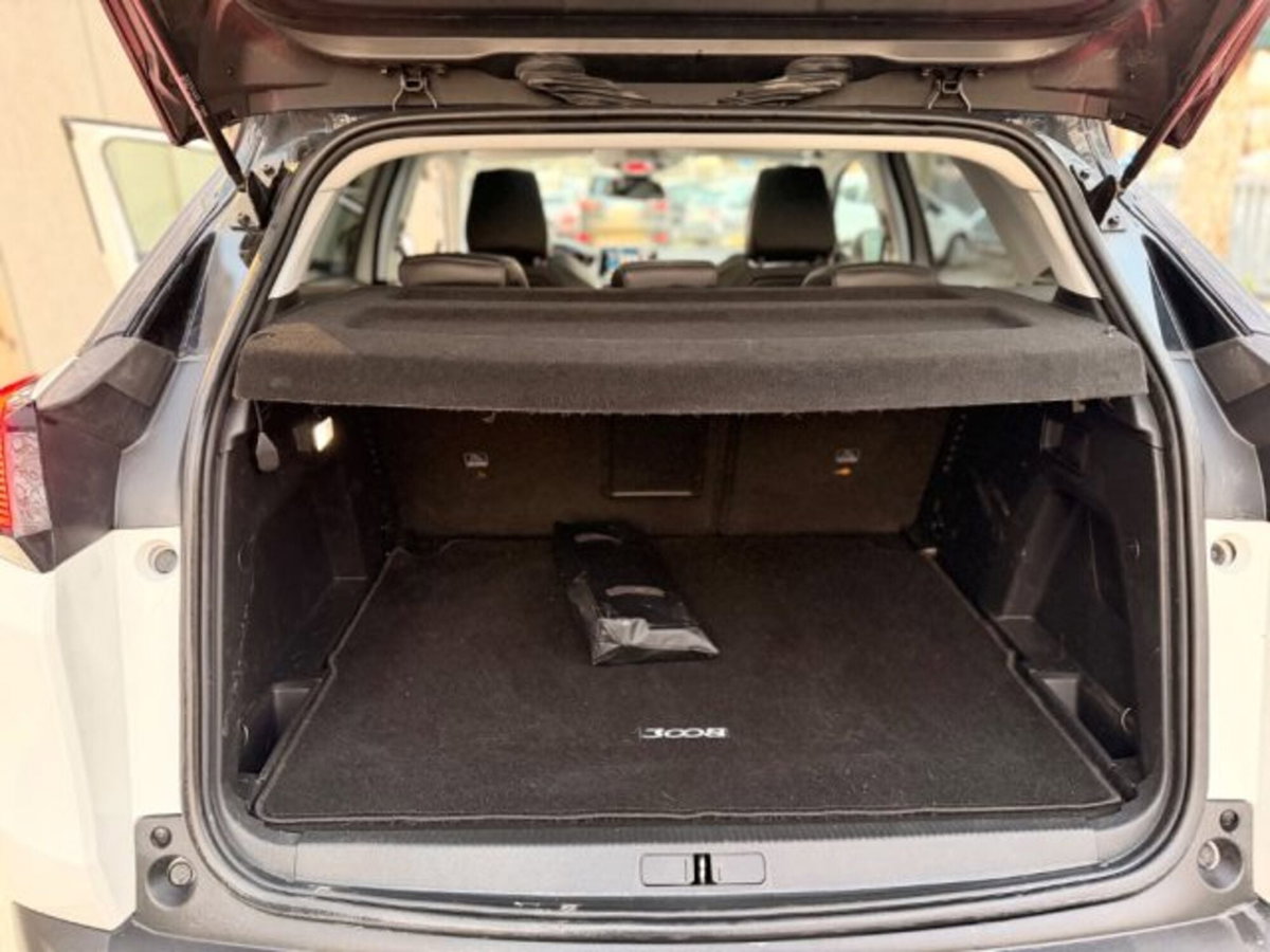 Peugeot 3008 BlueHDi 120 EAT6 S&S Allure (14)