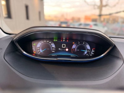 Peugeot 3008 BlueHDi 120 EAT6 S&S Allure (16)