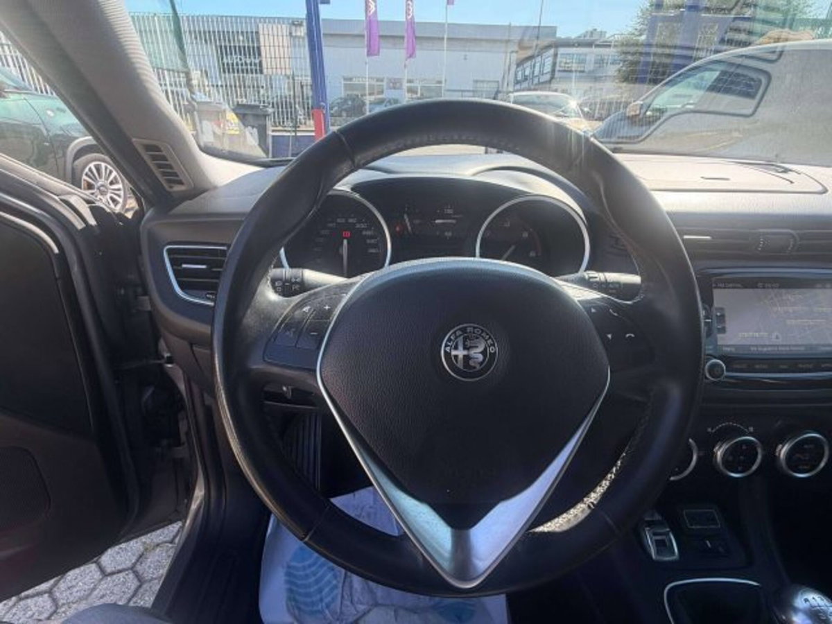 Alfa Romeo Giulietta 1.6 JTDm Giulietta 120cv (11)