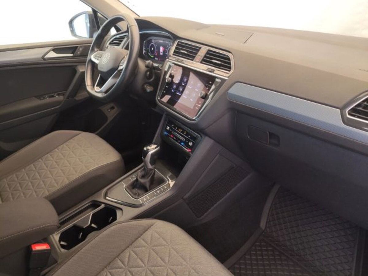 Volkswagen Tiguan 1.4 TSI eHYBRID DSG Life (9)