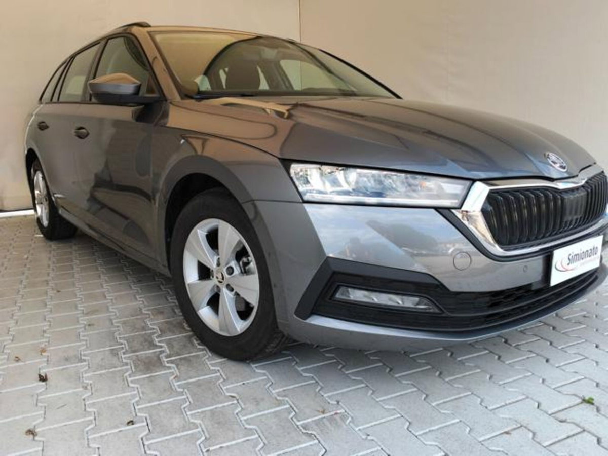 Skoda Octavia Station Wagon 2.0 TDI EVO SCR DSG Wagon Executive (3)