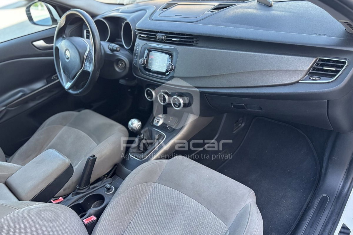 Alfa Romeo Giulietta 1.6 JTDm-2 Exclusive (11)