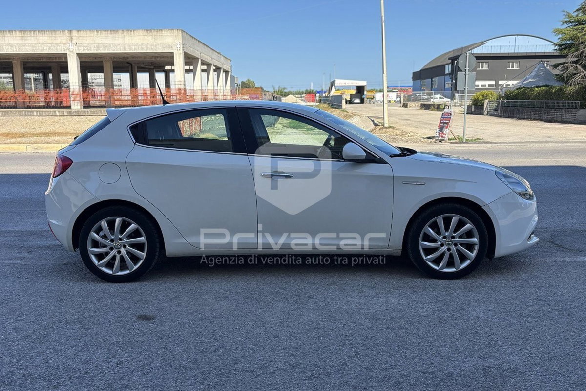 Alfa Romeo Giulietta 1.6 JTDm-2 Exclusive (4)