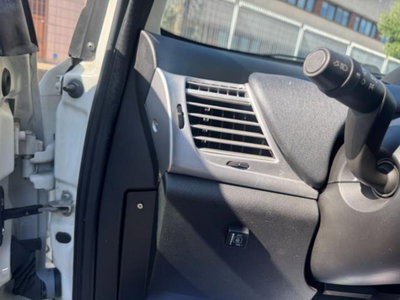 Lancia Ypsilon 1.4 Argento Ecochic GPL (11)