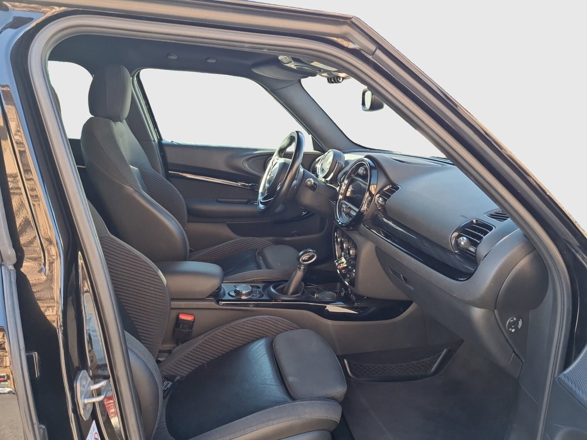 MINI Mini Clubman 2.0 Cooper D Untold Clubman (18)