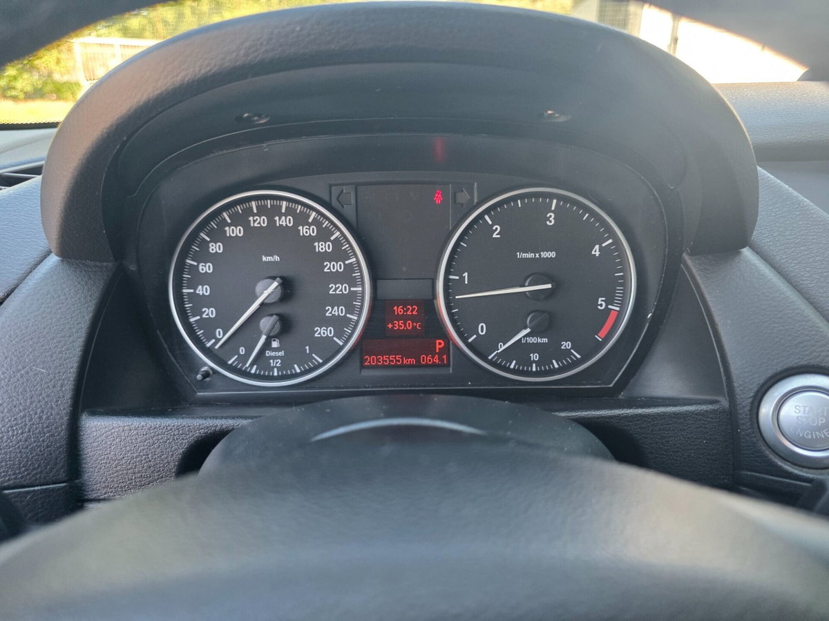 BMW X1 xDrive20d Futura (16)
