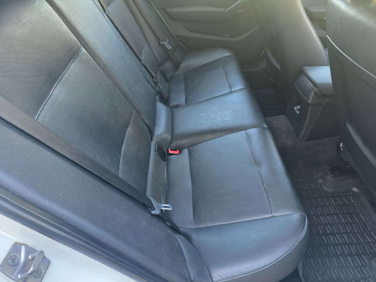 BMW X1 xDrive20d Futura (9)