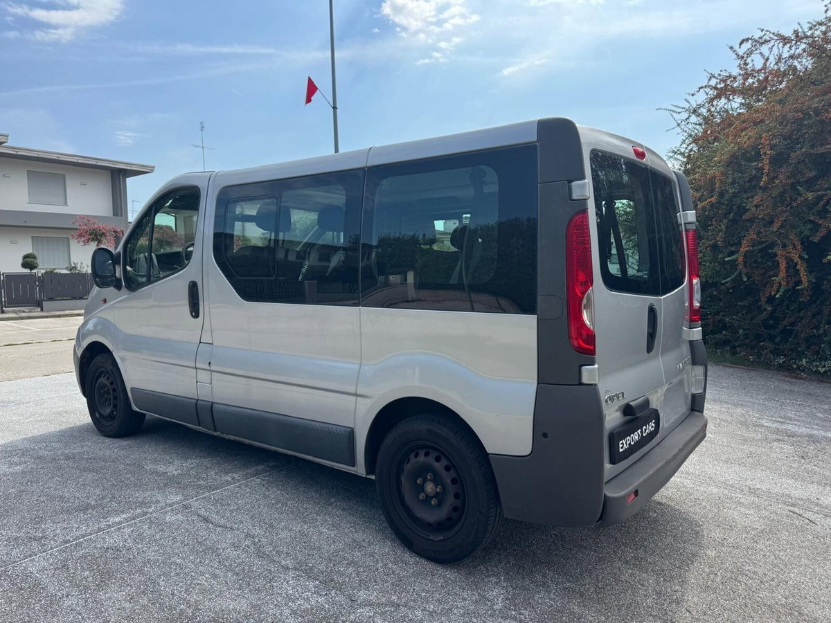 Opel Vivaro Furgone 27 2.0 CDTI 120CV PC-TN Combi 9 posti (4)