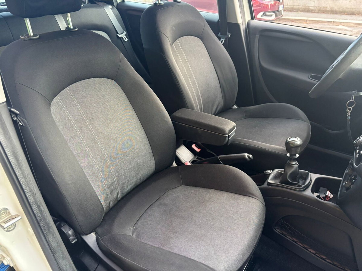 Fiat Punto 1.4 8V 5 porte Natural Power Easy (11)