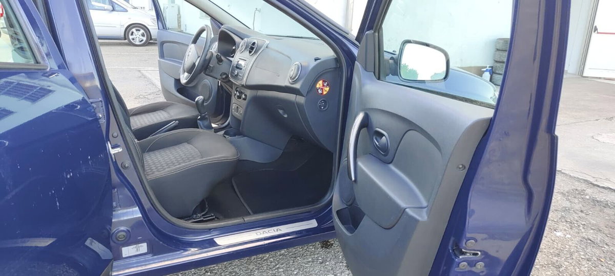 Dacia Logan MCV 1.5 dCi 8V 90CV Lauréate (14)