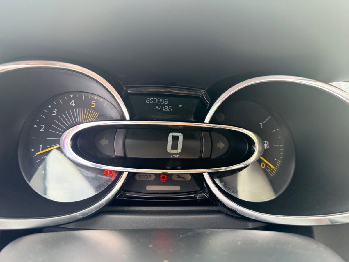 Renault Clio 1.5 dCi 8V 75CV 5 porte Live (19)