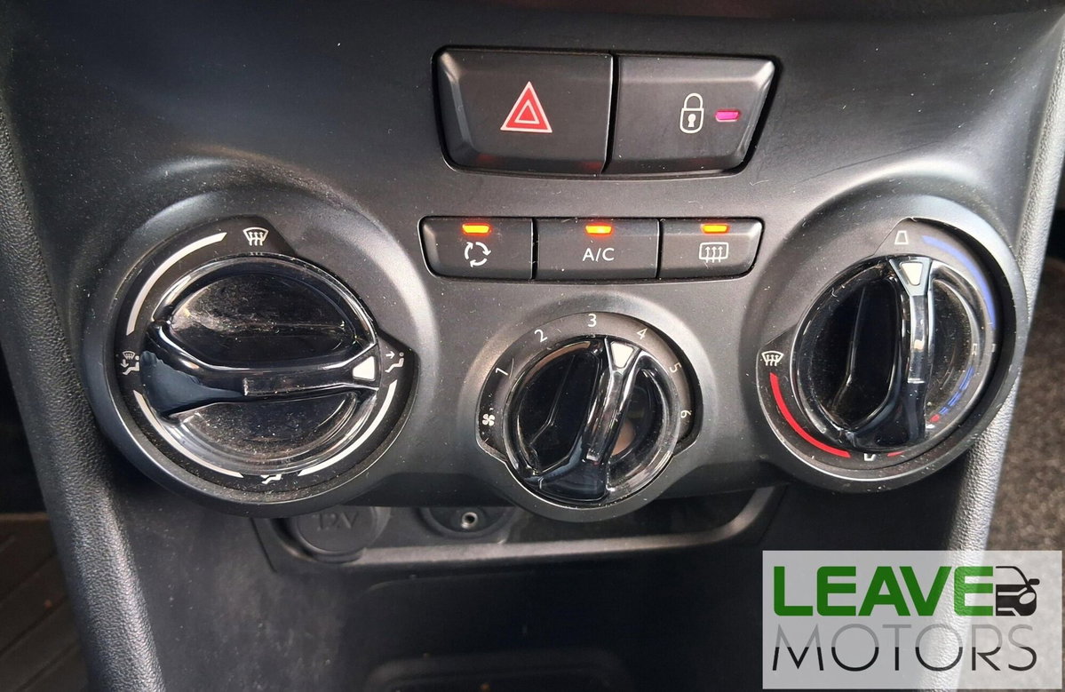 Peugeot 208 HDi 68 CV 5 porte Allure (12)
