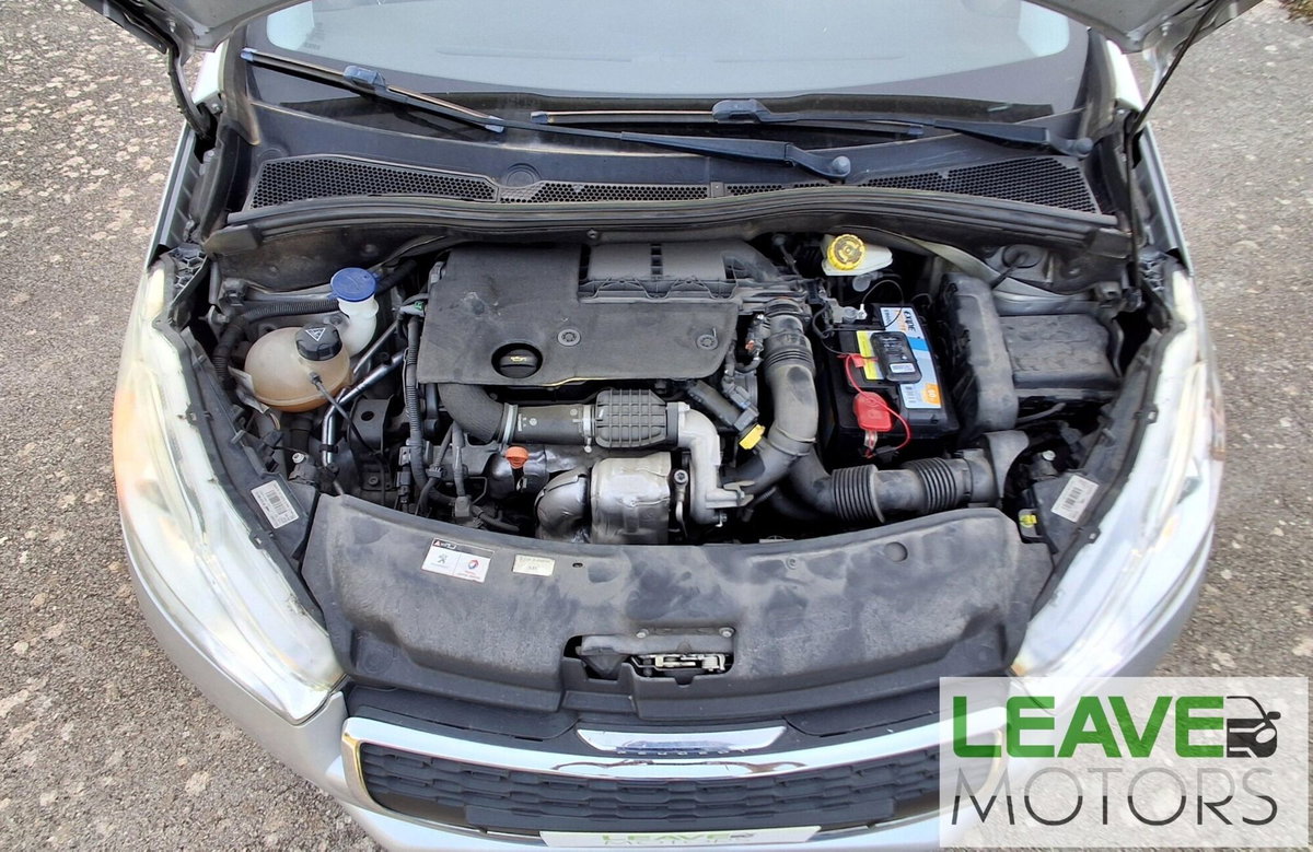 Peugeot 208 HDi 68 CV 5 porte Allure (19)