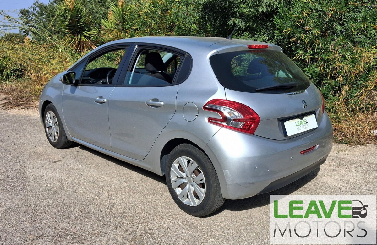 Peugeot 208 HDi 68 CV 5 porte Allure (7)