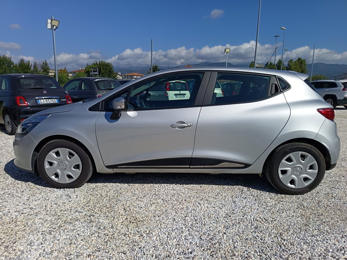 Renault Clio 1.2 75CV 5 porte Live (5)