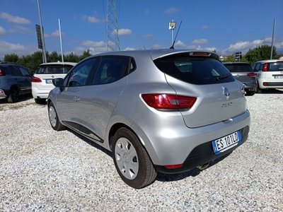 Renault Clio 1.2 75CV 5 porte Live (8)
