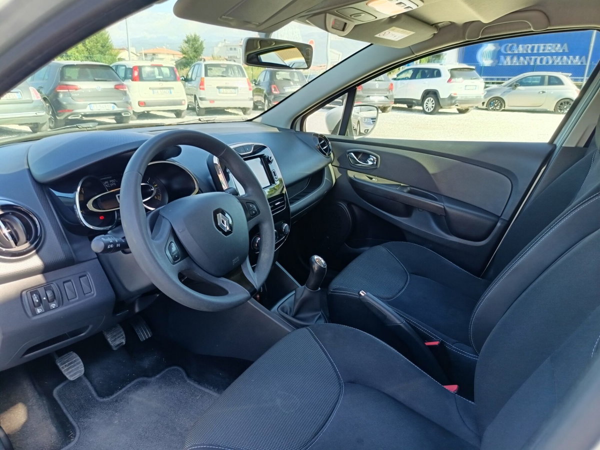 Renault Clio 1.2 75CV 5 porte Live (9)