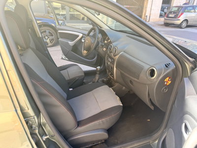 Dacia Duster 1.5 dCi 110CV 4x2 Lauréate Autocarro (8)