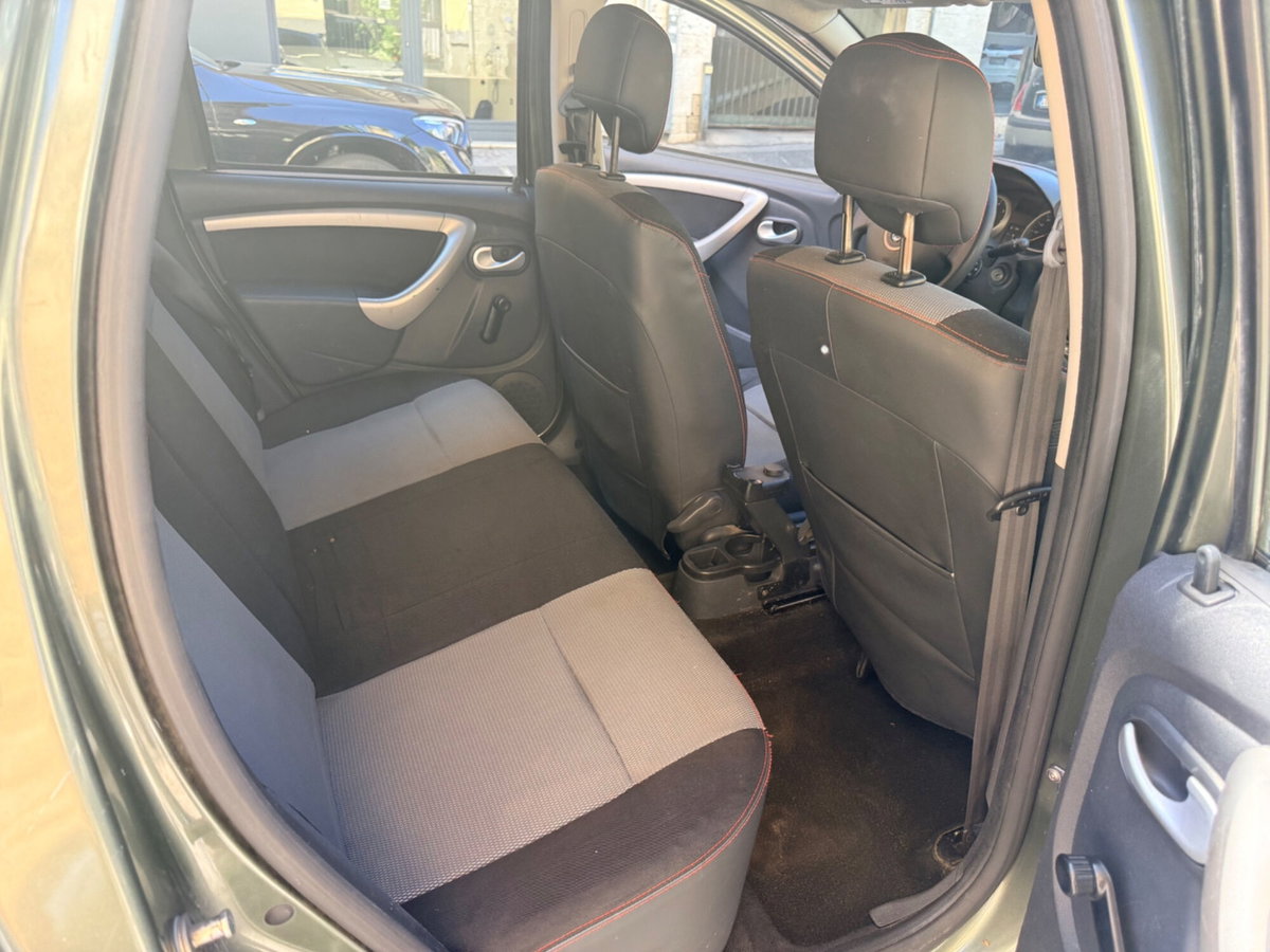 Dacia Duster 1.5 dCi 110CV 4x2 Lauréate Autocarro (9)